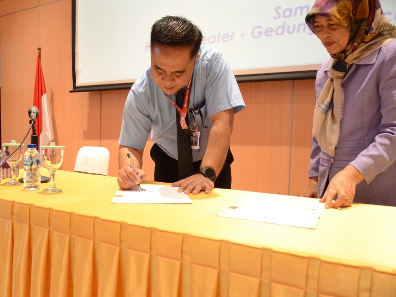 Seminar Tata Cara Penulisan dan Penerbitan Buku di Erlangga Serta Penandatanganan Perjanjian Kerjasama
