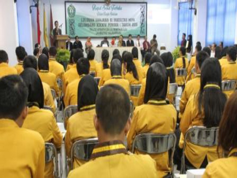 Rapat Senat Terbuka dalam Rangka Yudisium Sarjana MIPA Gelombang XXXIV Periode I Tahun 2015