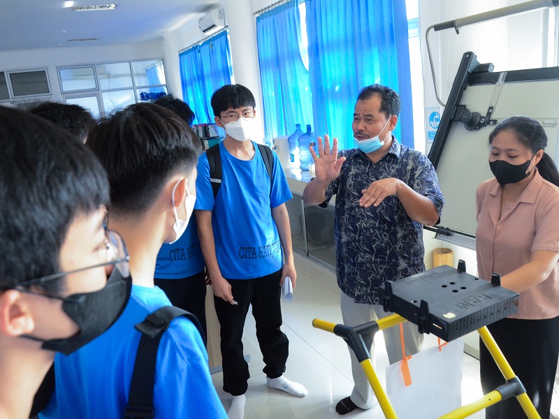 Kunjungan Siswa/i kelas 9 SMP Kristen Cita Hati