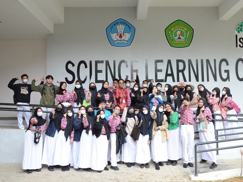 Kunjungan Siswa/i kelas SMA Negeri 8 Samarinda